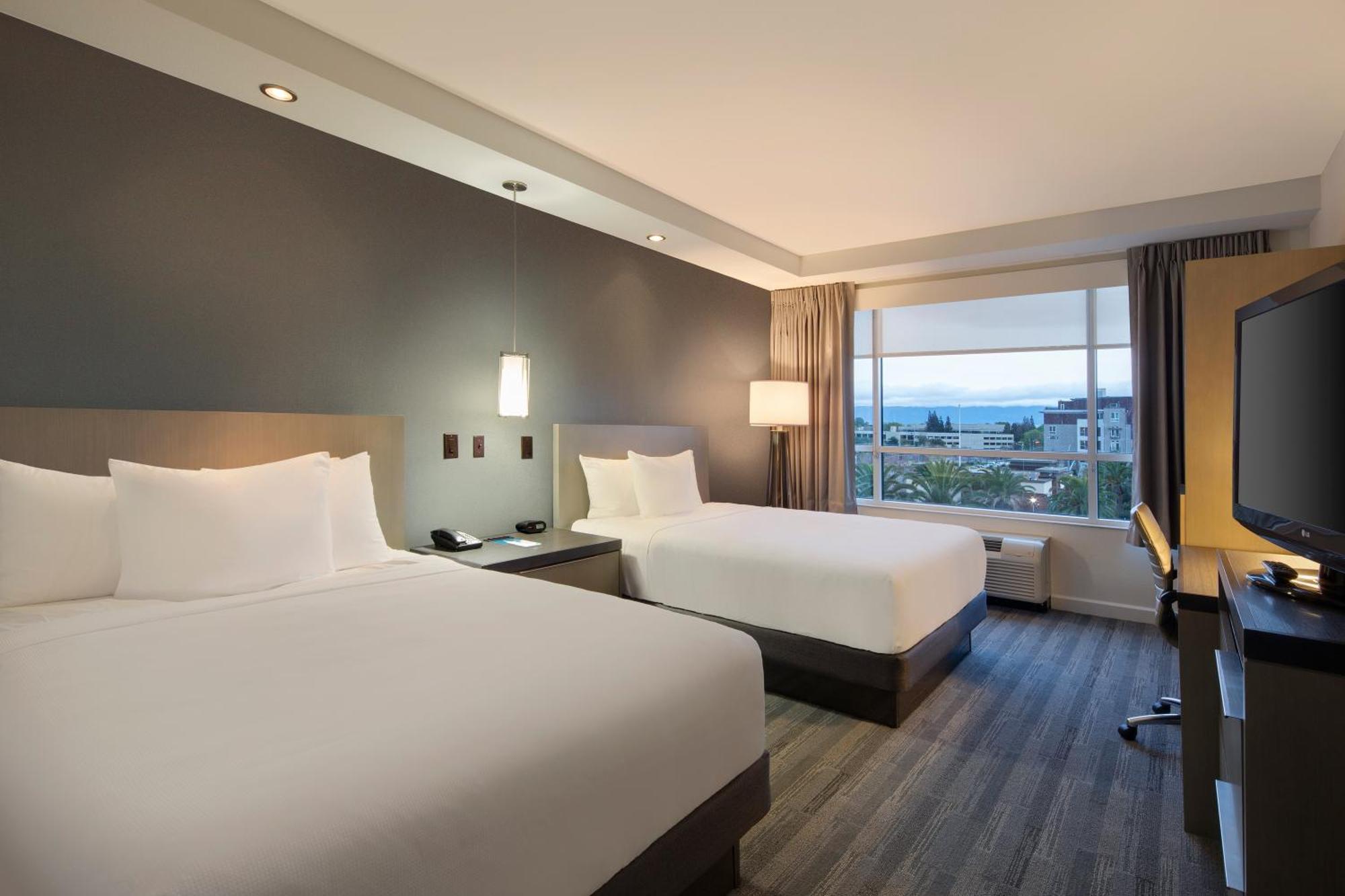 One-Bedroom Suite Two Queen Beds