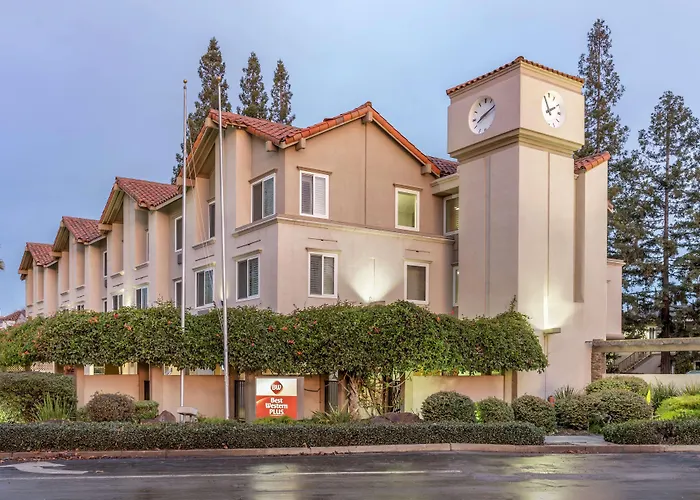 Best Western Plus Airport Plaza