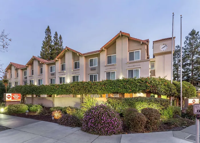 Best Western Plus Airport Plaza