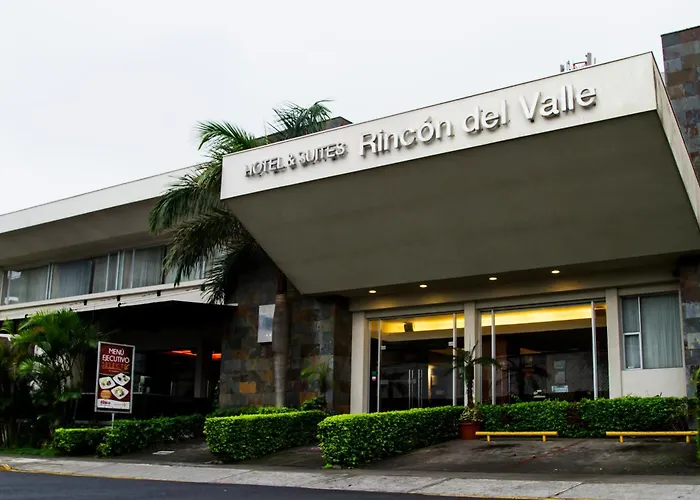 Beach hotel: Rincon Del Valle Hotel & Suites